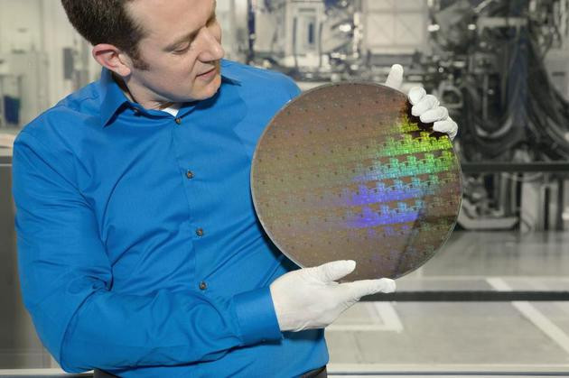IBM推出全球首个5纳米工艺芯片